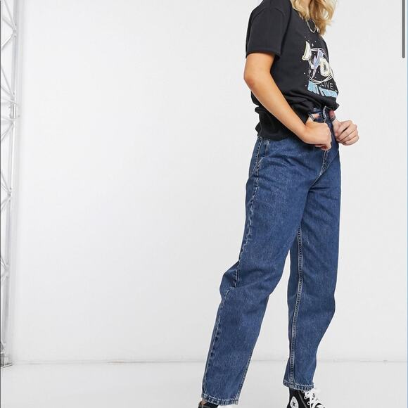 Topshop Balloon Tapered Leg Jeans in mid blue - Picture 3 of 12